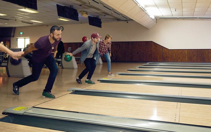 Group of male and female bowlers in Tampa, FL